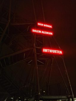 Kunstinstallation „Salem Aleikum Dresden – der Nachhall des sogenannten Orients“ am Landhaus in Dresden