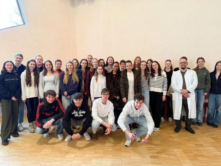 Berufsorientierung hautnah: Gymnasiasten zu Gast in der Klinik Öschelbronn