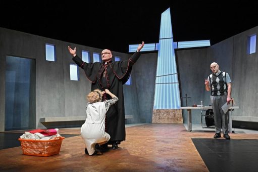Kardinalfehler – Premiere am 27.02.2025 im Komödienhaus