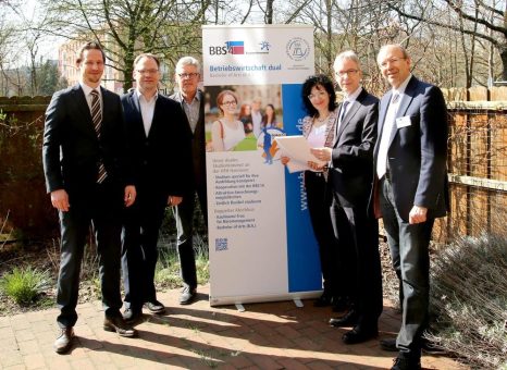 BBS 14 und Hamburger Fern-Hochschule beschließen Zusammenarbeit