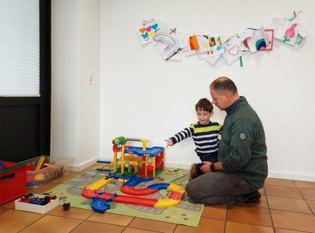 Neues Spielzimmer für Kinder mit neurologischen Erkrankungen, das viel mehr als ein „Spiel“-Zimmer ist