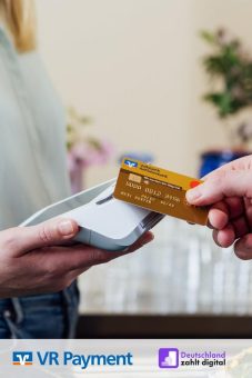 Initiative „Deutschland zahlt digital“: VR Payment macht bargeldloses Bezahlen ein Jahr lang kostenfrei erlebbar