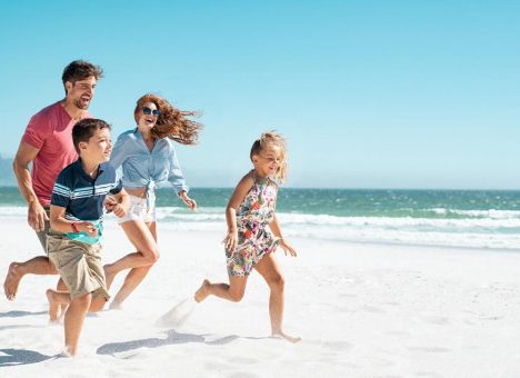 Gefahren im Sommerurlaub – so sind Reisende vor hohen Kostenrisiken geschützt