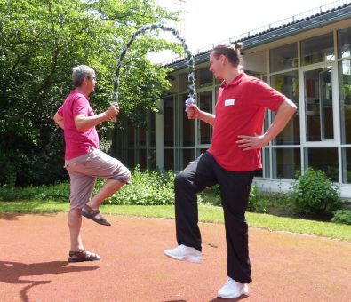 Parkinson-Kliniken neu vernetzt: Passauer Wolf unterstützt interdisziplinären Austausch mit »PARKLINK«