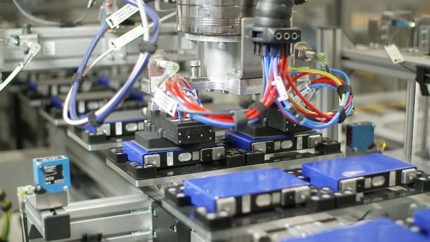Längere Lebensdauer, mehr Leistung: Umstieg   auf Lithium-Batteriesysteme senkt Ressourcenverbrauch