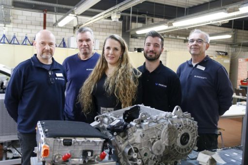 Mit Hochvoltbatterie, Elektromotor und Ladegeräten jetzt noch mehr Material zum Üben