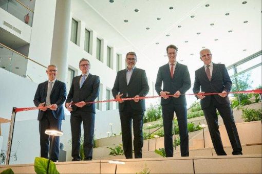 NRW-Ministerpräsident zu Gast bei Eröffnung des Materna-Headquarters