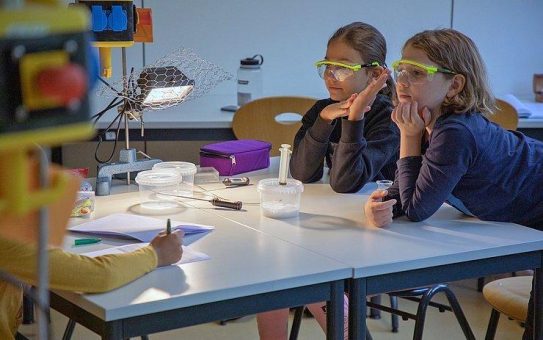 Praxis im Lehramtsstudium: Lehr-Lern-Labor Physik der Pädagogischen Hochschule Karlsruhe erhält Anschlussförderung