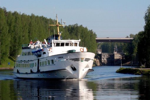 Auf dem Saimaa Kanal nach St. Petersburg