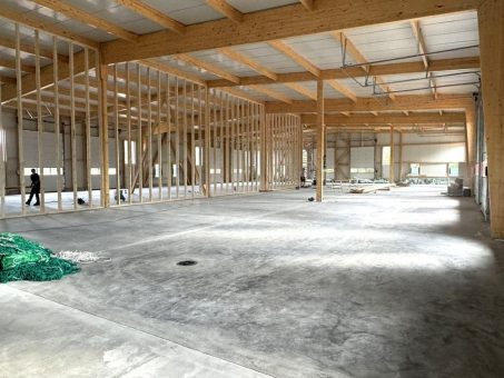 Nachhaltigkeit im Fokus: NEODUR HE 3 green Industrieboden für das Handwerkerforum Kummerfeld