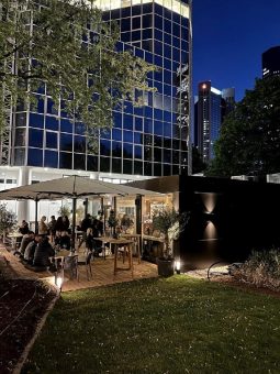 Ein Jahr Bistro „THE NEST“ in Frankfurt