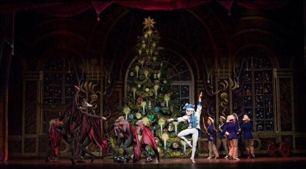 Der Nussknacker wird vom Royal Classical Ballett am 30.12.2023 in die bigBOX ALLGÄU aufgeführt
