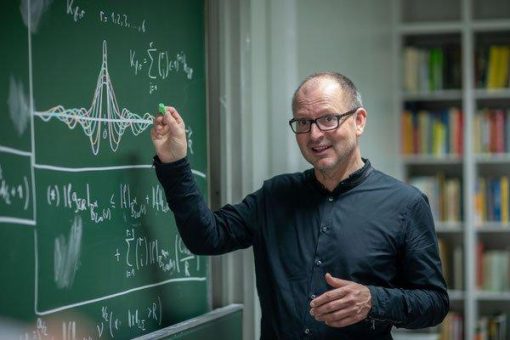Studium Generale im Mai: „Die Vermessung des Risikos“ mit Bestsellerautor Prof. Dr. Christian Hesse, einem der bekanntesten Mathematiker Deutschlands
