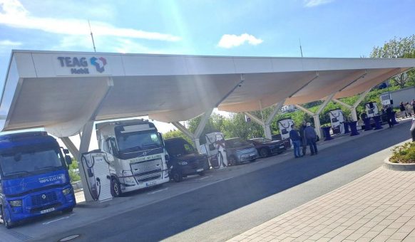 TEAG Mobil nimmt in Schleiz Thüringens „grünsten“ Ladepark in Betrieb