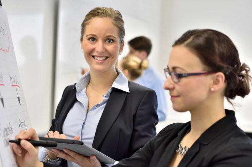 Neues flexibles Studienangebot an der Hochschule Weserbergland Individuelle Weiterbildung für Berufstätige