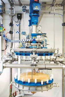 Buchiglas bietet bewährte Reaktorlösungen für die Festphasen-Peptidsynthese (SPPS)