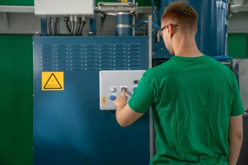 Schneider Electric setzt mit PanelSeT TBS neue Maßstäbe in der Gehäusetechnologie