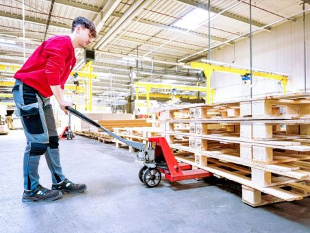 ASSA ABLOY würdigt 20 Jahre der Stärke und Stabilität im einzigartigen PARTNERSHIP Programm