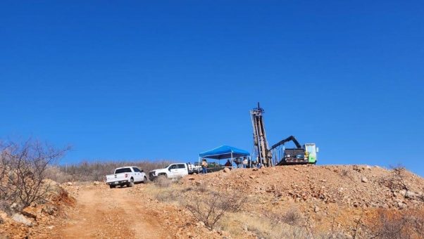 Aztec Minerals: Neues Bohrprogramm soll hochgradiges Gold und Silber nachweisen