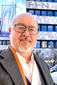 Interview mit Dr. Neumann zur H2O2-Ultrafeinvernebelung in der Lebensmittelindustrie