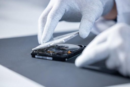 Datenretter DATA REVERSE® stellt Daten nach Männertags-Pannen wieder her