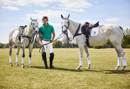 U.S. Polo Assn. begeht 135-jähriges Bestandsjubiläum bei Pitti Uomo 108 mit Frühlings-/Sommerkollektion 2026 und spektakulärer Jubiläumsveranstaltung in Santa Maria Novella in Florenz