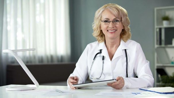 Neues Coaching-Programm stärkt Ärztinnen und Ärzte in der Praxisführung