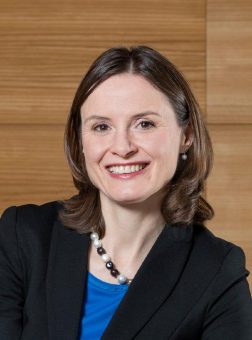 Ilonka Nußbaumer folgt Reiner Wettlaufer im SMA Aufsichtsrat