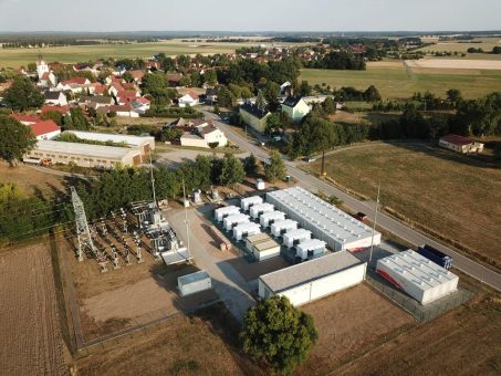 Upside erweitert Batterieportfolio um 16 MW Großspeicher mit Systemtechnik von SMA