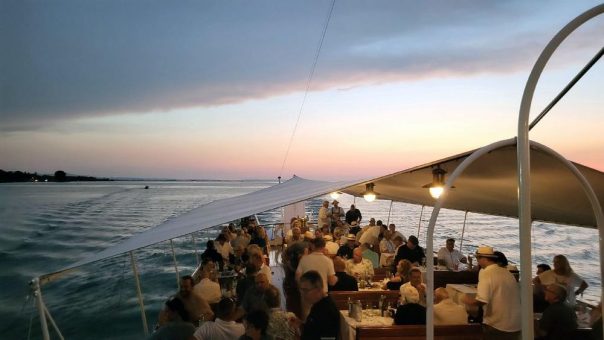 Zigarrenliebhaber feiern Sommersonnenwende auf dem Bodensee