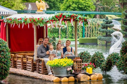 Tanja Szewczenko genießt Kurztrip mit Familie in den Europa-Park