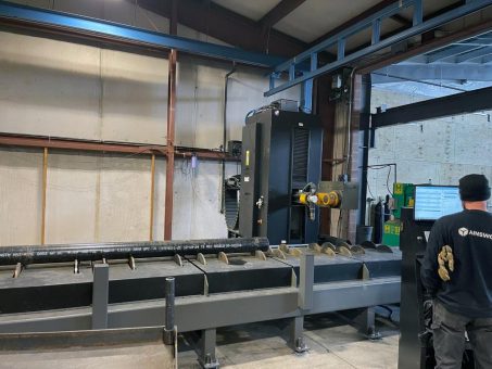 Starke Partnerschaft für Präzision: NUM AG, Lone Star und PypeServer optimieren Magnum-Rohrschneidmaschine
