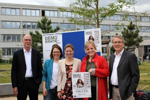Fotoaktion „Gesicht zeigen für Demokratie“ auf dem Campus