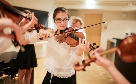 Ferienworkshop: Junge Musiker*innen erhalten Tipps zur Improvisation