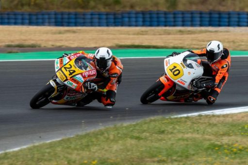 Doppelsieger Lukas Tulovic dominiert den IDM-Reifenpoker von Oschersleben