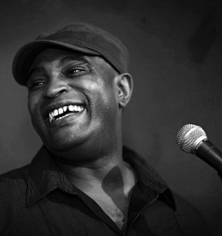 Markt, Musik, Artistik und afrikanische Küchen
