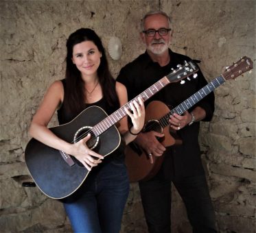30. Oktober 14 Uhr: „You’n‘Me“,  unterhaltsames Duo mit herrlichen Gitarrenarragements