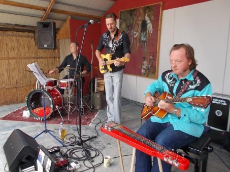 Kulturgewächshaus Birkenried, 11. Juli 14 Uhr: Titus Waldenfels mit Band „Swing Out West“