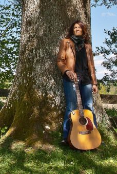25. Oktober 14 Uhr: Solly Ashkar mit dem Blues-Bassisten Uli Lehmann