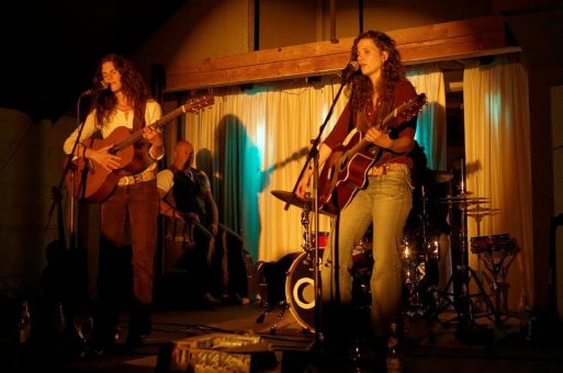 16. Juni 20 Uhr: Vivid Curls und Sarah Straub