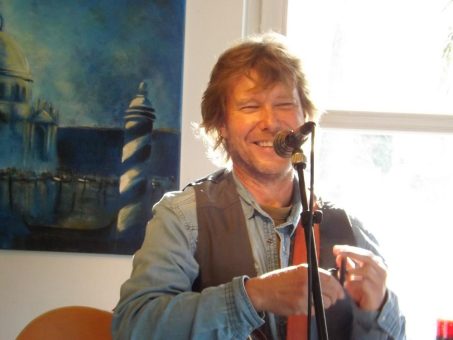 Kulturgewächshaus Birkenried, 15. April 14 Uhr: Danny Streete mit Balladen der Rock-, Pop- und Folk-Geschichte