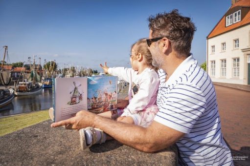 „Deichkrönchen“ zu Gast im Lükko-Leuchtturm-Kinderhaus in Greetsiel – Lesung und Erzähltheater für kleine Küstenfans