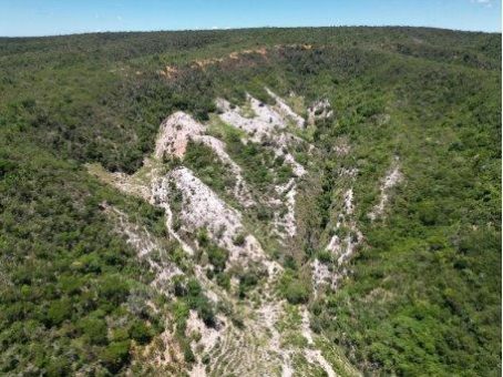 Spark beschleunigt Bohrpläne nach der Entdeckung lithiumreicher Pegmatite in Cruzeta und Córrego do Maquém bei Feldarbeiten