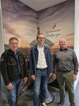 Winzergenossenschaft Oberbergen regelt frühzeitig Wechsel in der  Geschäftsführung
