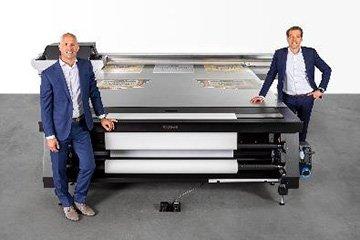Premiere der neuen Flachbett-Druckserie Canon Arizona 2300