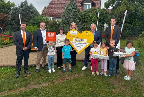 LEONHARD WEISS und die Regine Sixt Kinderhilfe Stiftung übergeben Spenden an Kindertagesstätte und Schullandheim