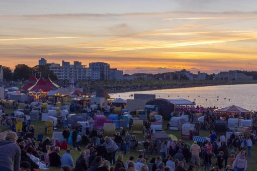 Sommerabend am Meer: Stefanie Heinzmann live in der Grimmershörnbucht