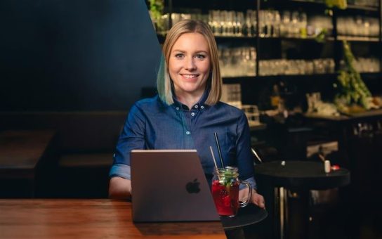 Webinar zu KI und Automatisierung: e2n zeigt neue Wege für Gastronomie, Hotellerie und Backbranche