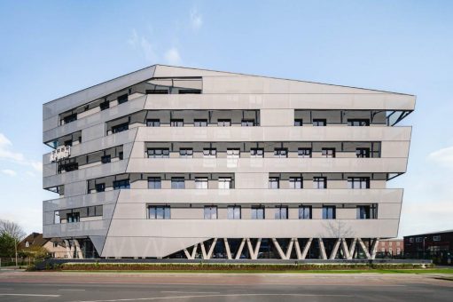 Freitragende Textilfassade für KPMG LENKWERK 1