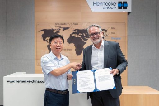 Hennecke GROUP und YIZUMI kooperieren bei innovativen PUR-Anwendungen im Spritzgussverfahren